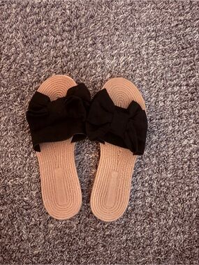 Women’s Black Bow Slide Sandals - Casual Comfort